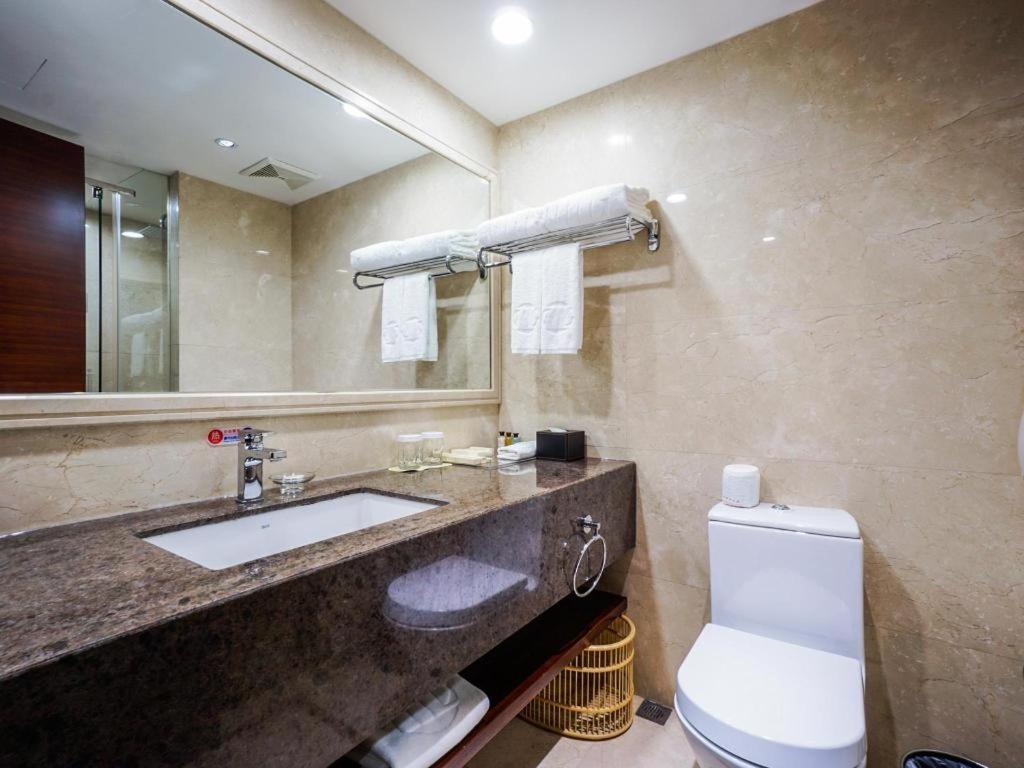 Beijing Guizhou Hotel Екстер'єр фото